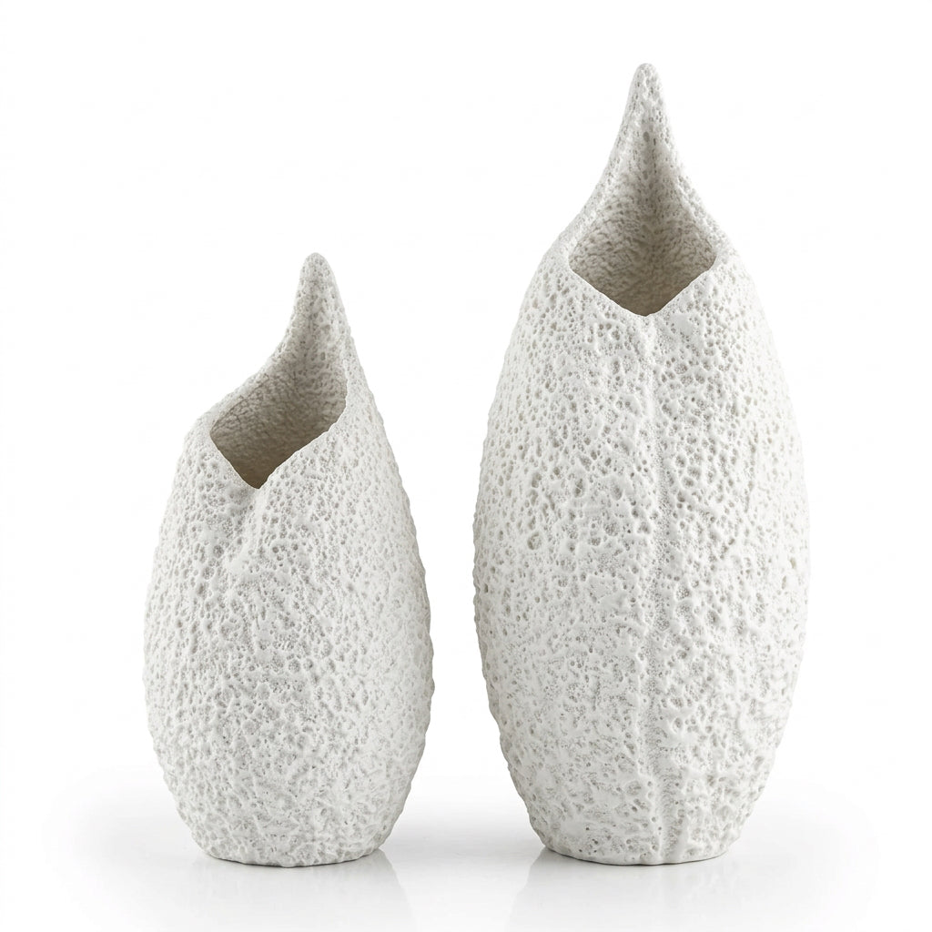 Vase décoratif Épure – Blanc texturé, silhouette sculpturale